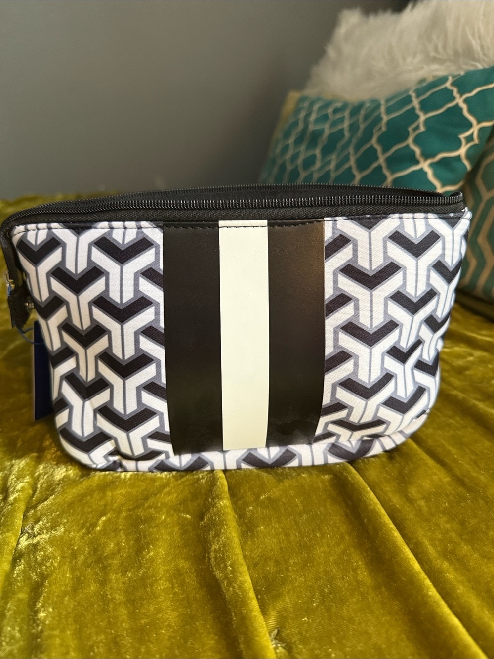 Black and White Geometric Women’s Travel Pouch